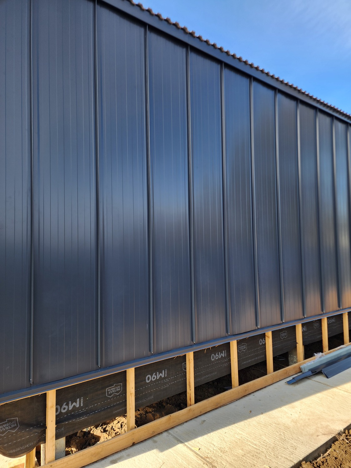 Металлический сайдинг L-брус 15х240. Сайдинг под дерево, металлосайдинг под брус